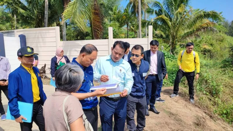 รองผู้ว่าราชการจังหวัดพังงาตรวจสอบการขออนุญาตปลูกสร้างสิ่งล่วงล้ำลำน้ำจังหวัดพังงา